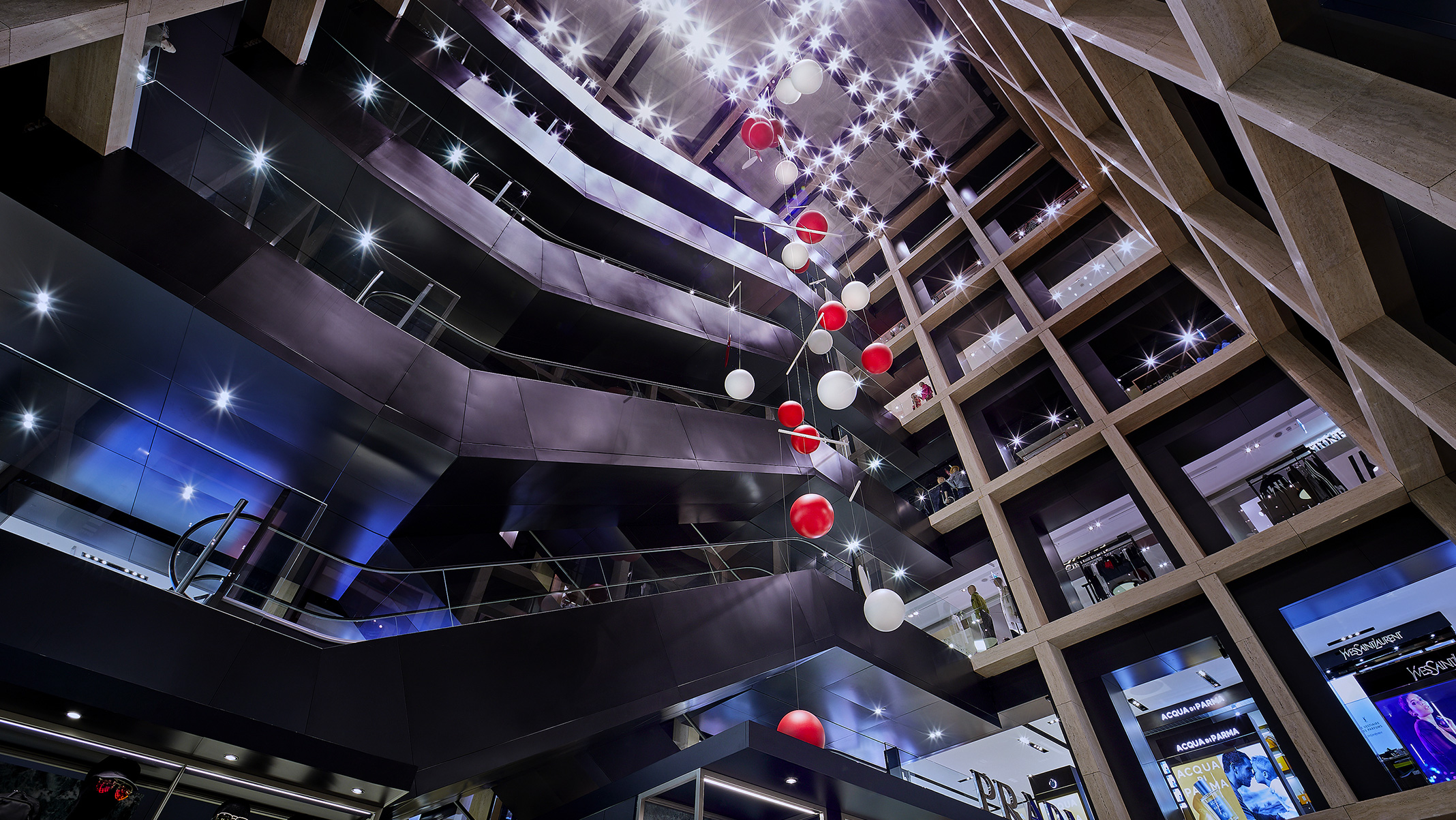 Roma Via Del Tritone Rinascente